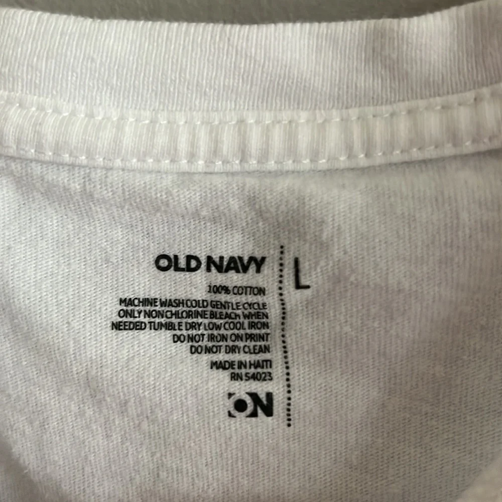 White tee shirt